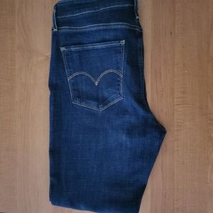 Womens Levi jeans